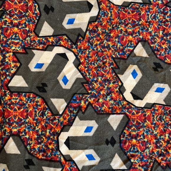 Lularoe wolf/husky leggings - size TC (tall and curvy) - Picture 2 of 4